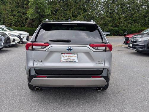 2022 Toyota RAV4 Hybrid SE