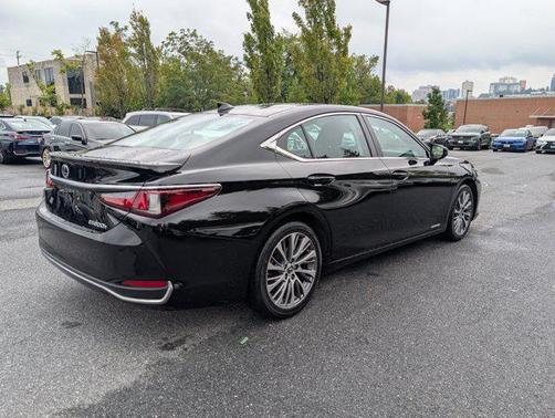 2021 Lexus ES 300h Base