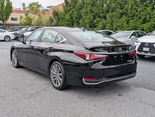 2021 Lexus ES 300h Base