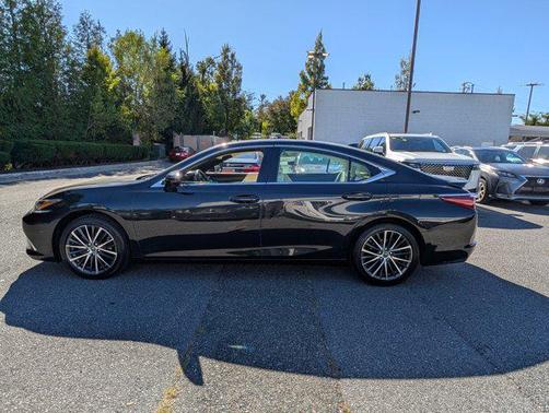 2022 Lexus ES 350 Base