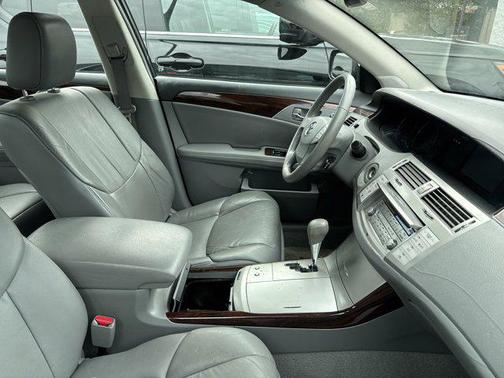 2010 Toyota Avalon XL