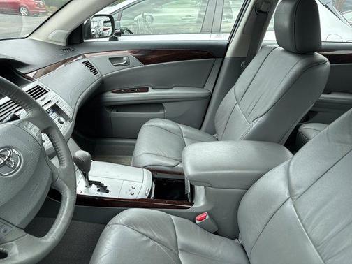 2010 Toyota Avalon XL