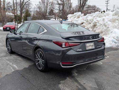 2025 Lexus ES 300h Base