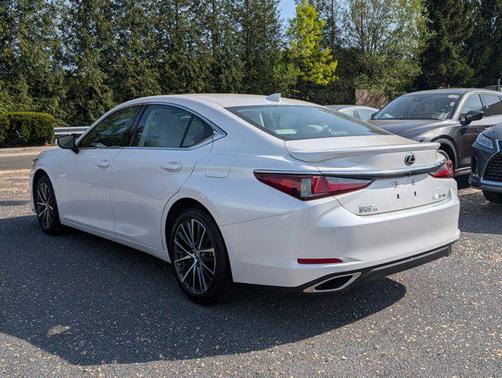 2023 Lexus ES 350 Base