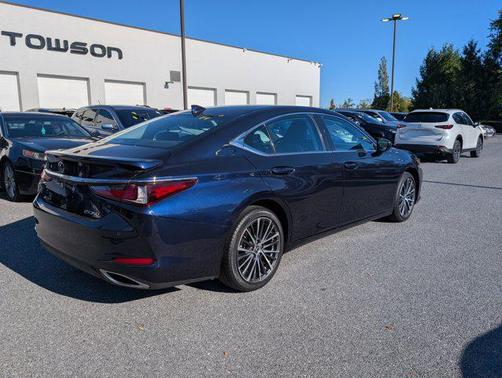 2022 Lexus ES 350 Base