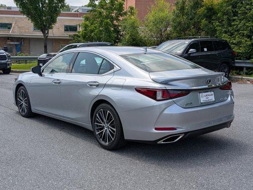 2023 Lexus ES 350 Base