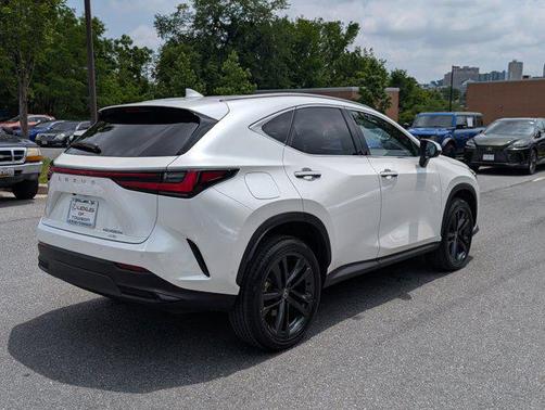 2024 Lexus NX 450h+ Luxury
