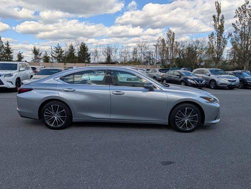 2022 Lexus ES 350 Base