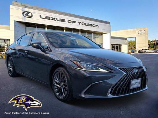 2025 Lexus ES 300h Luxury