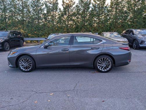2025 Lexus ES 300h Luxury
