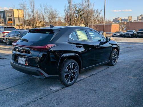 2025 Lexus UX 300h Premium