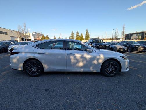 2023 Lexus ES 350 Base