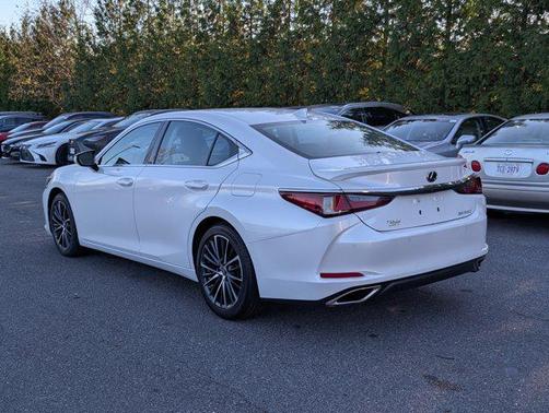2023 Lexus ES 350 Base