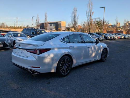 2023 Lexus ES 350 Base