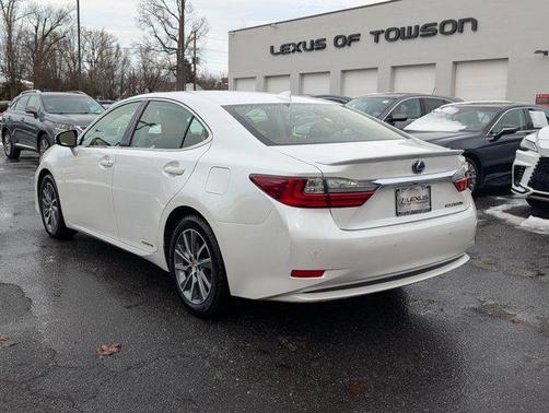 2018 Lexus ES 300h Base