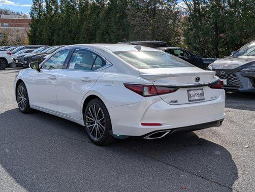 2025 Lexus ES 350 Base