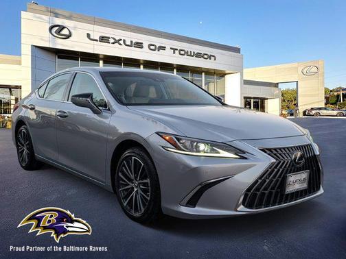 2025 Lexus ES 300h Base