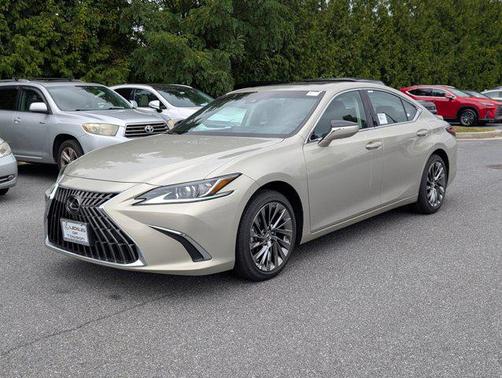 2025 Lexus ES 300h Luxury