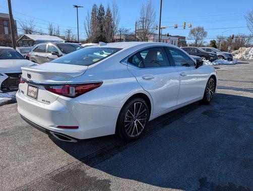 2025 Lexus ES 350 Base