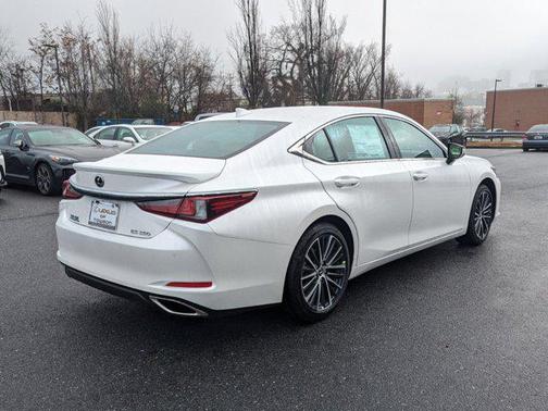 2025 Lexus ES 350 Base