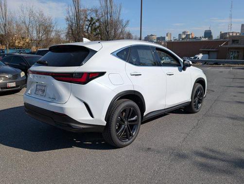 2026 Lexus NX 450h+ Luxury