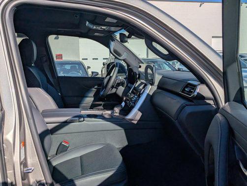 2026 Lexus LX 700h Luxury