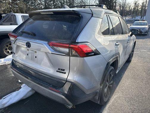 2022 Toyota RAV4 Hybrid SE
