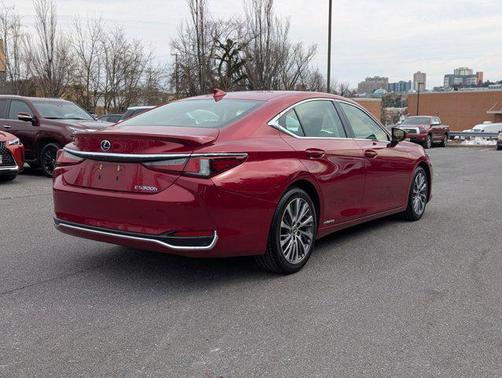 2019 Lexus ES 300h Base