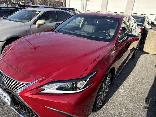 2019 Lexus ES 300h Base