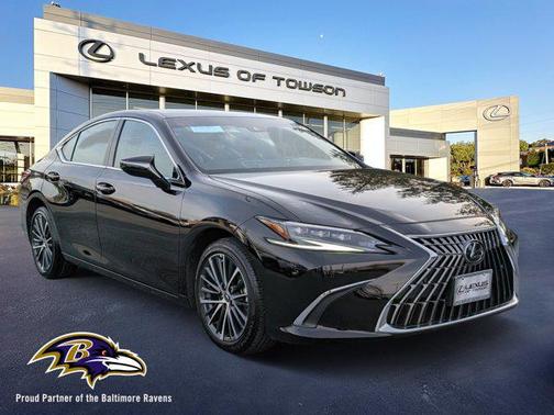 2025 Lexus ES 300h Base