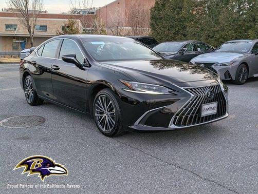 2025 Lexus ES 300h Base