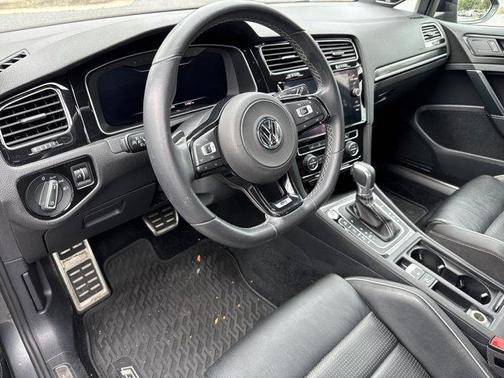 2018 Volkswagen Golf R 2.0T DSG