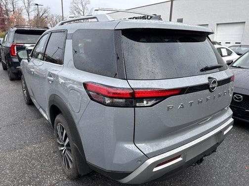 2025 Nissan Pathfinder Platinum 4WD