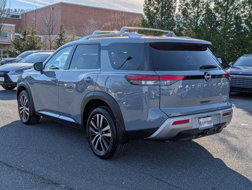 2025 Nissan Pathfinder Platinum 4WD