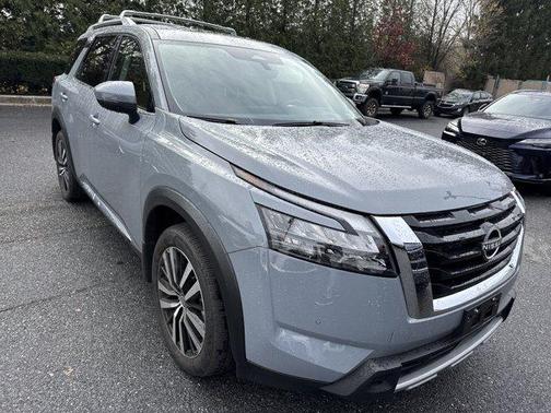 2025 Nissan Pathfinder Platinum 4WD