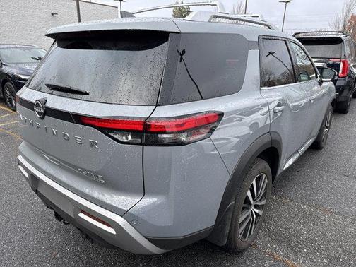 2025 Nissan Pathfinder Platinum 4WD