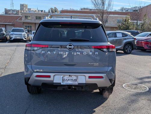 2025 Nissan Pathfinder Platinum 4WD