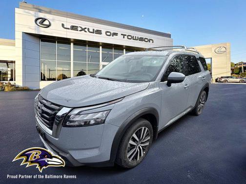 2025 Nissan Pathfinder Platinum 4WD