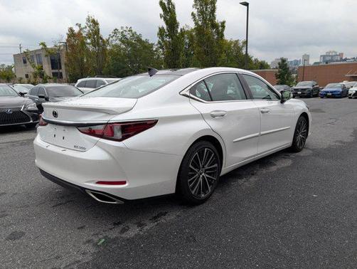 2025 Lexus ES 350 Base