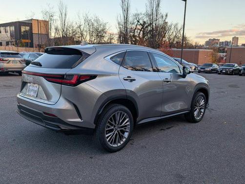 2022 Lexus NX 350h Premium