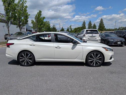 2021 Nissan Altima SR FWD