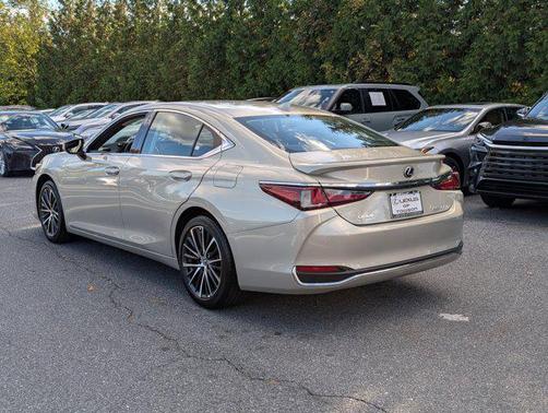 2024 Lexus ES 300h Base