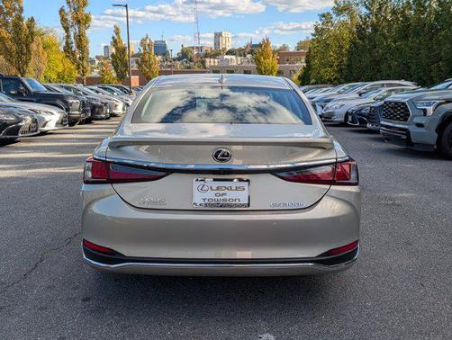 2024 Lexus ES 300h Base