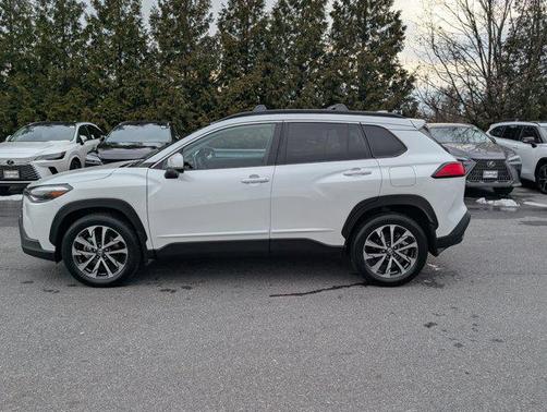 2023 Toyota Corolla Cross XLE