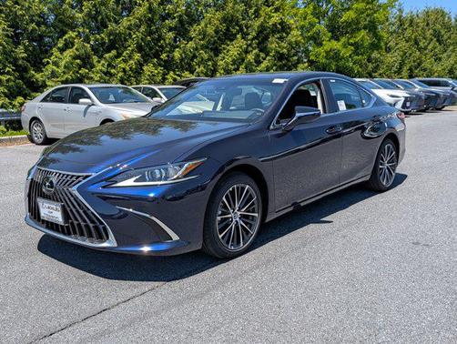 2025 Lexus ES 300h Base