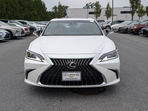 2025 Lexus ES 300h Base