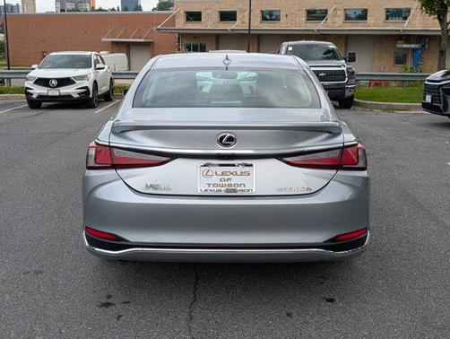 2024 Lexus ES 300h Base