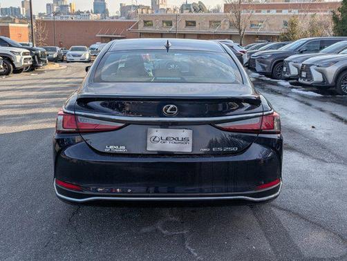 2021 Lexus ES 250 Base