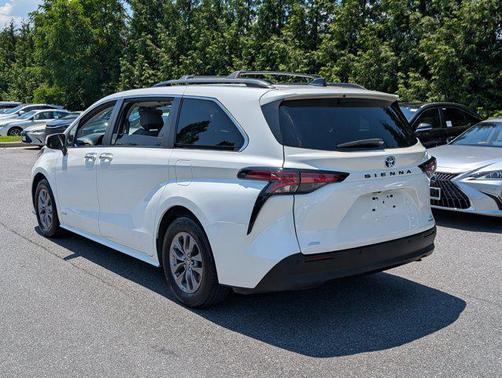 2021 Toyota Sienna XLE 7 Passenger