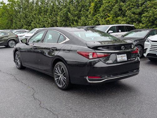 2024 Lexus ES 250 Base